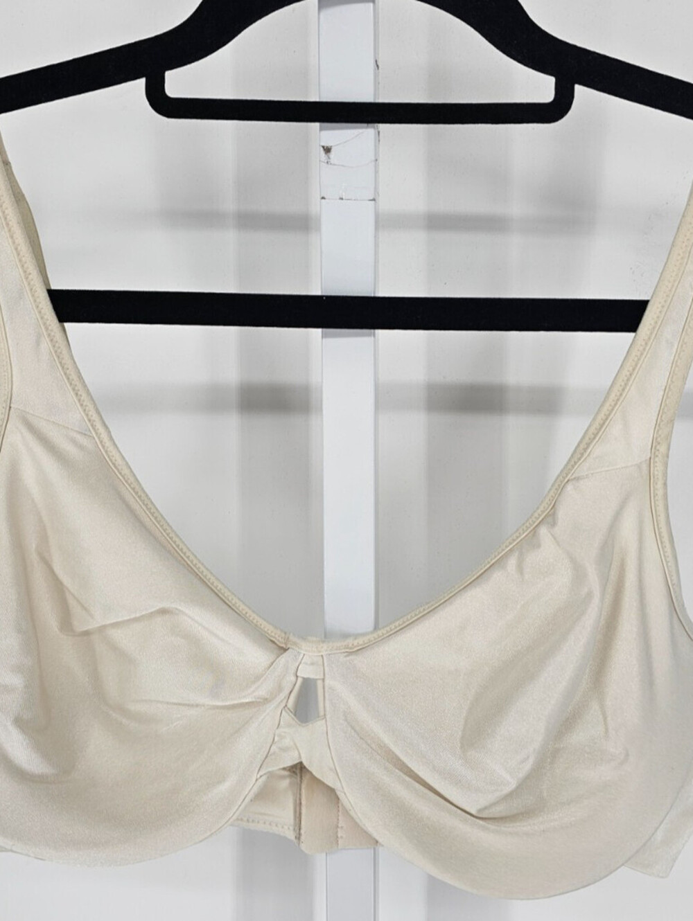 Lilyette Womens Sz 38C Unlined T Shirt Bra Nylon Cream Ivory